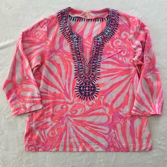 Lily Pulitzer Size XL Amelia Island 100%Silk Tunic
Blouse in Pink Sun Ray Shimmy - Picture 5 of 17